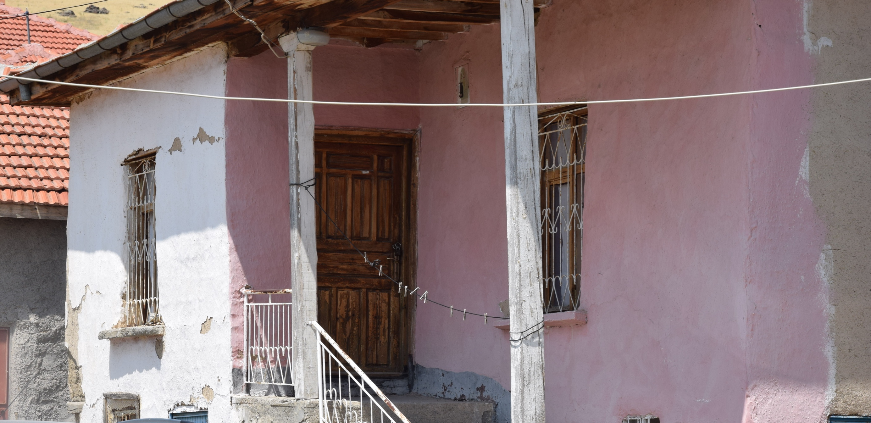 Oda Malê Miçkê Weqes / Ahmed Gezer