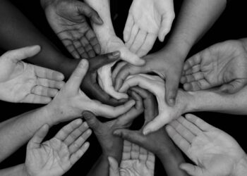 İki Uç Arasında Arafta Kalan Kadınlar / Perihan Yoğurtçu