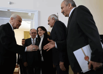 Em Piştgiriyê Didin Pêvajoyê Aştiyê !